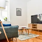 Sunny Corner Apartment